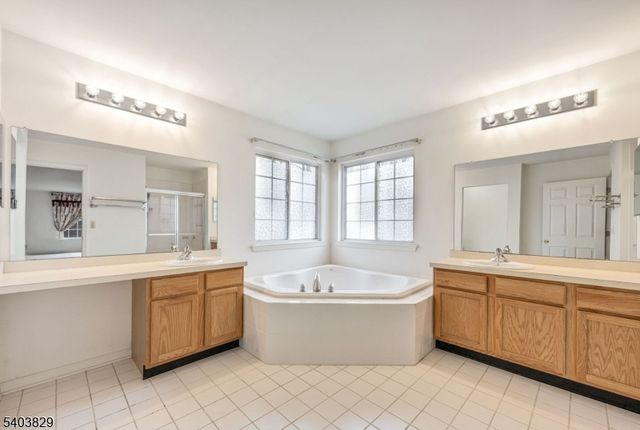 1 WINDING RIDGE ROAD, Jefferson Twp., NJ 07849