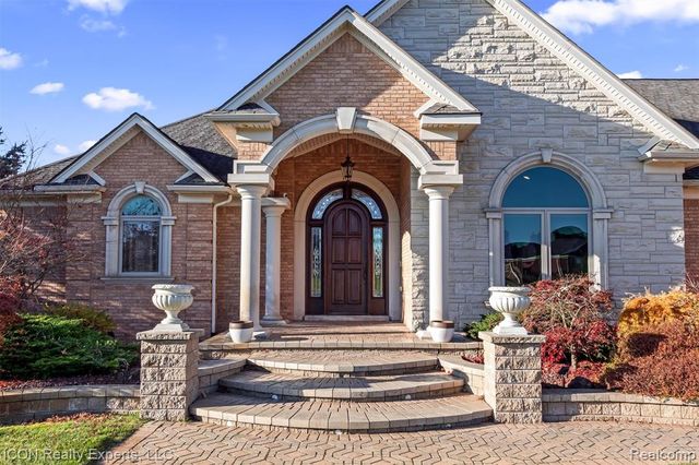 72755 Solanus Drive, Bruce, MI 48065