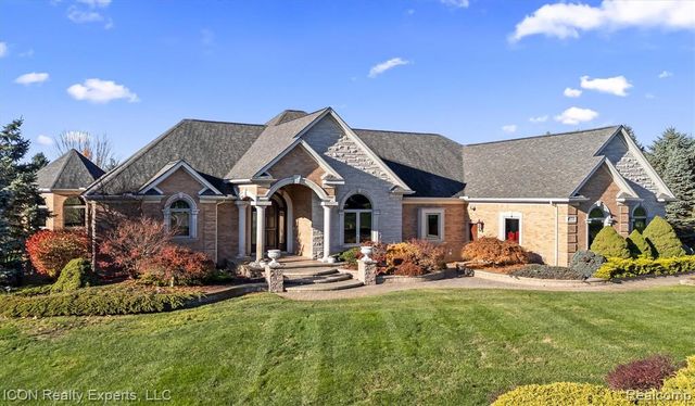 72755 Solanus Drive, Bruce, MI 48065