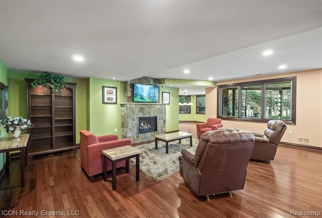 72755 Solanus Drive, Bruce, MI 48065