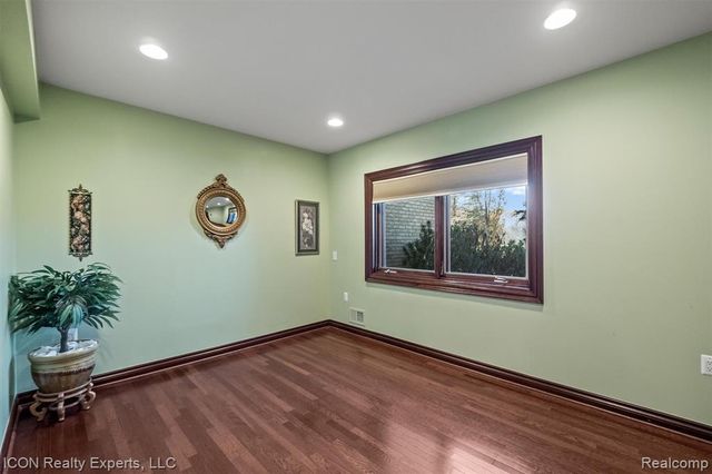 72755 Solanus Drive, Bruce, MI 48065