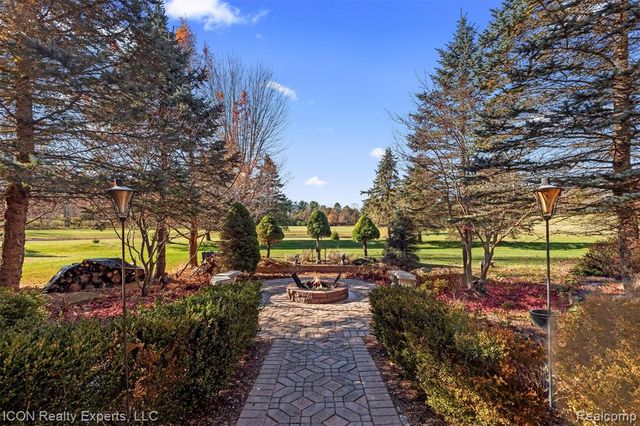 72755 Solanus Drive, Bruce, MI 48065