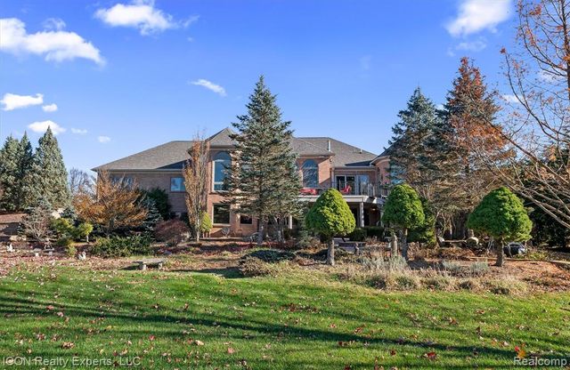 72755 Solanus Drive, Bruce, MI 48065