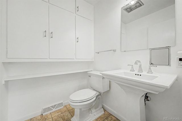 2555 Queen Street, Denver, CO 80215