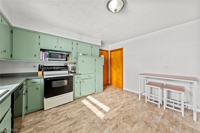 619 Moore Road, Akron, OH 44319