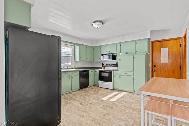 619 Moore Road, Akron, OH 44319