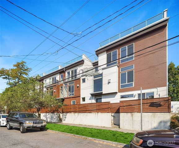 1704 E Marion Street, Seattle, WA 98122