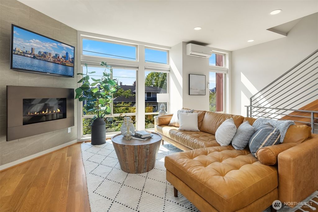 1704 E Marion Street, Seattle, WA 98122