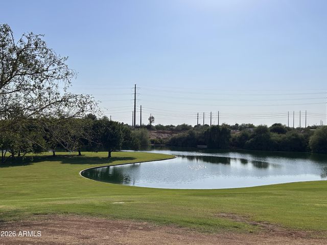 2346 E DEVON Court, Gilbert, AZ 85296