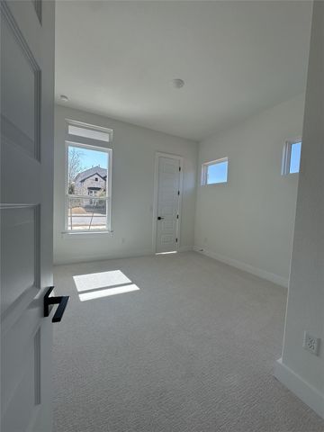 1321 Robin TRL, Round Rock, TX 78681