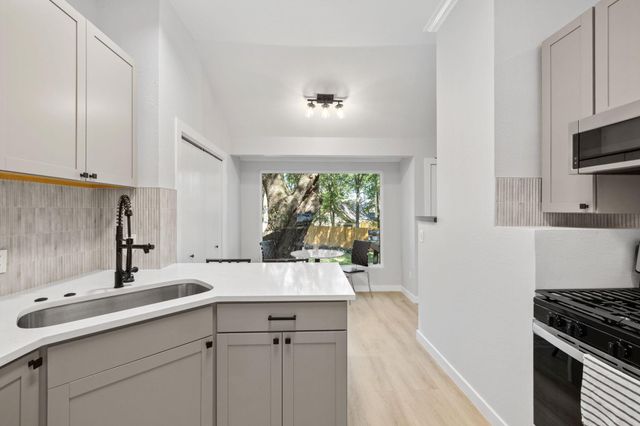 2804 Allison DR, Austin, TX 78741