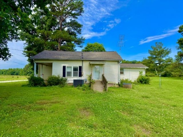 560 State Line Rd, Loretto, TN 38469