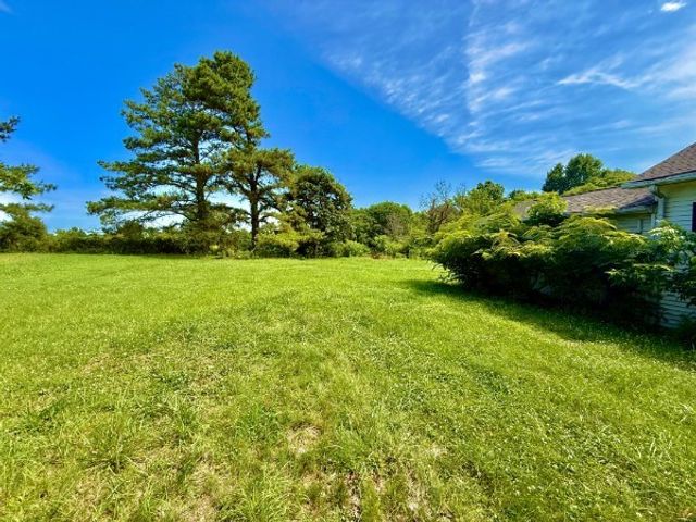 560 State Line Rd, Loretto, TN 38469