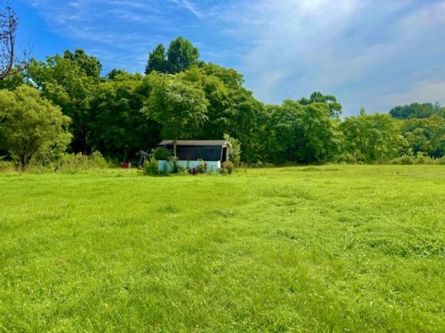 560 State Line Rd, Loretto, TN 38469