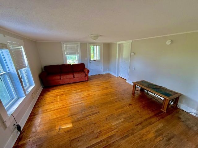 560 State Line Rd, Loretto, TN 38469