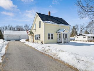 516 Fairfax Street, St. Albans Town, VT 05481