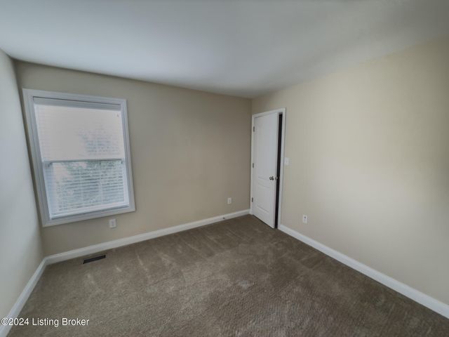 6609 Rolling Pasture Way, Louisville, KY 40299