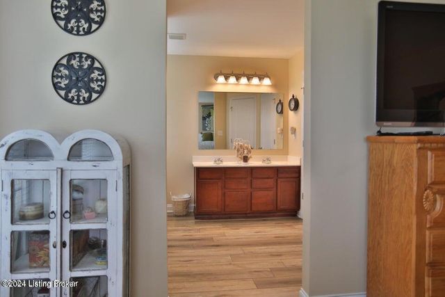 6609 Rolling Pasture Way, Louisville, KY 40299