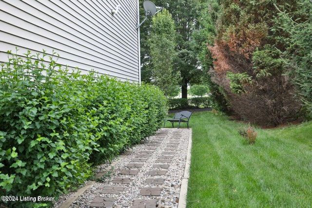 6609 Rolling Pasture Way, Louisville, KY 40299