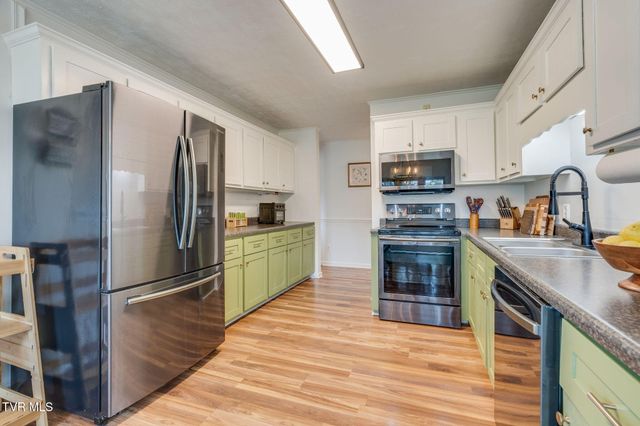 231 Rivergate Manor, Rogersville, TN 37857