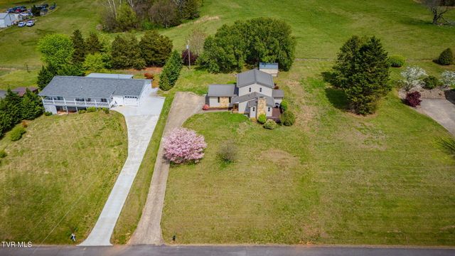 231 Rivergate Manor, Rogersville, TN 37857