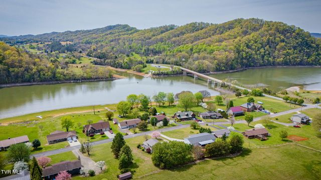 231 Rivergate Manor, Rogersville, TN 37857