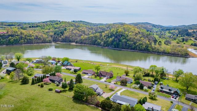 231 Rivergate Manor, Rogersville, TN 37857
