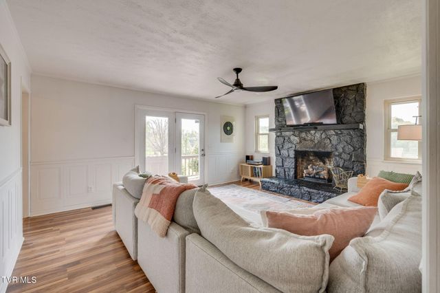 231 Rivergate Manor, Rogersville, TN 37857