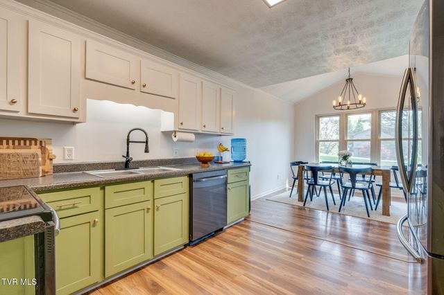 231 Rivergate Manor, Rogersville, TN 37857