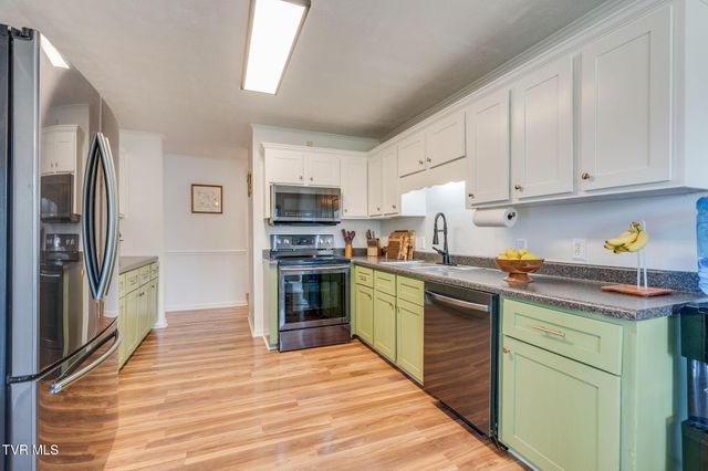 231 Rivergate Manor, Rogersville, TN 37857