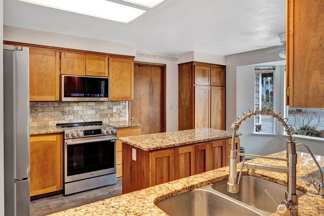 9121 229th Street E, Graham, WA 98338