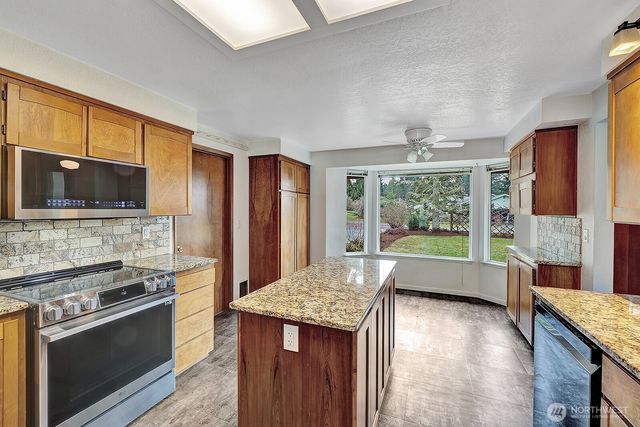 9121 229th Street E, Graham, WA 98338