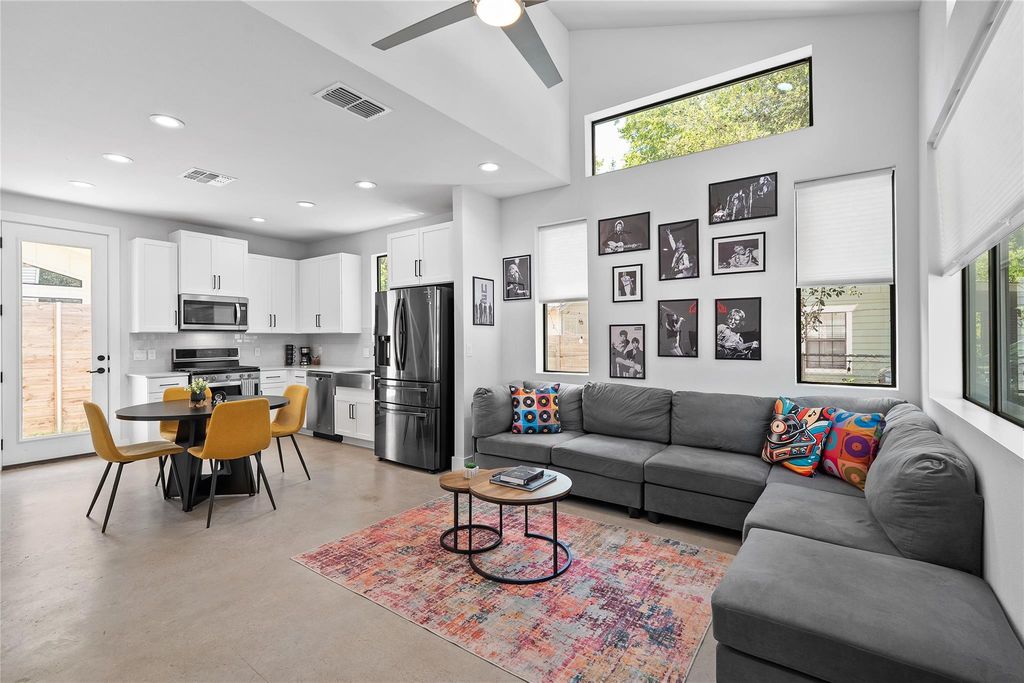 2715 E 3rd ST 1, Austin, TX 78702