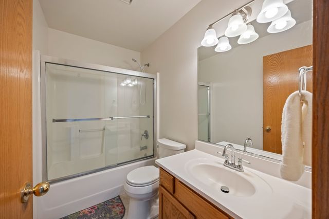 935 Woodland Drive, Carlisle, IA 50047