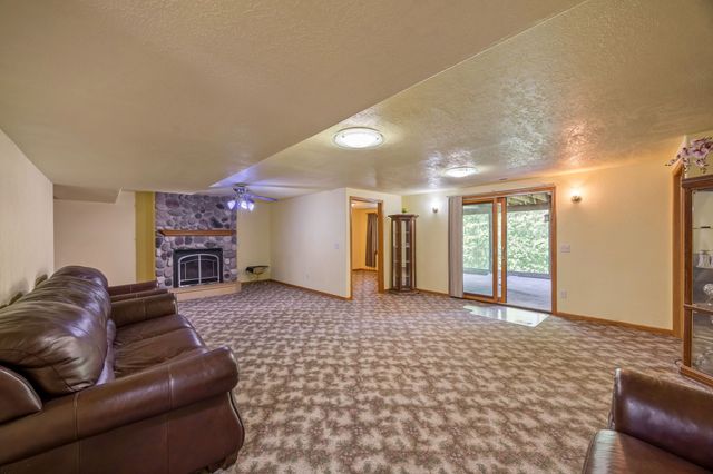 935 Woodland Drive, Carlisle, IA 50047