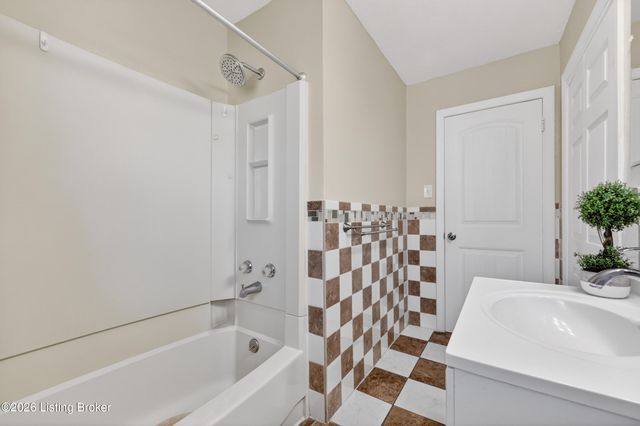 6003 Jeanine Dr, Louisville, KY 40219