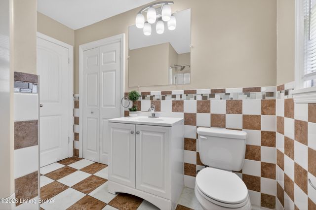 6003 Jeanine Dr, Louisville, KY 40219