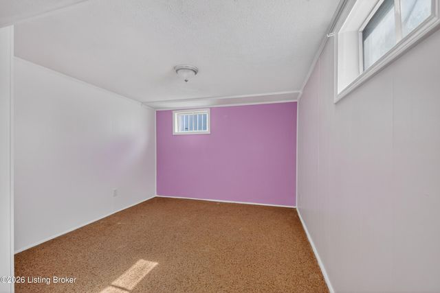 6003 Jeanine Dr, Louisville, KY 40219