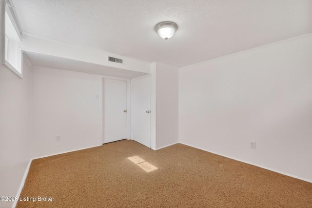 6003 Jeanine Dr, Louisville, KY 40219