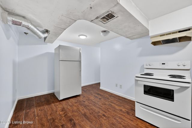6003 Jeanine Dr, Louisville, KY 40219