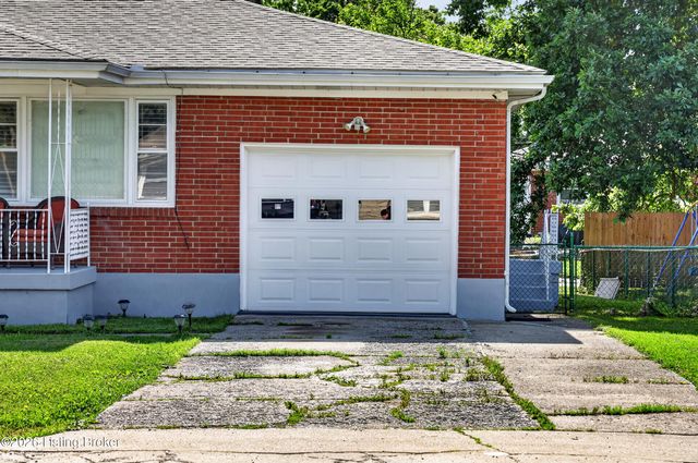 6003 Jeanine Dr, Louisville, KY 40219