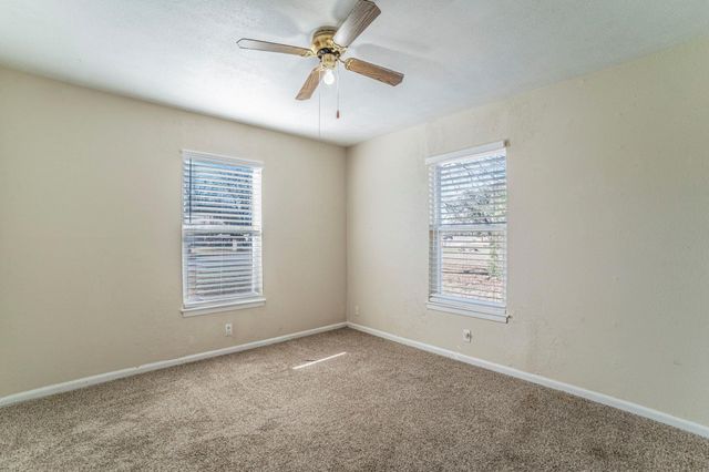 900 Elizabeth Boulevard, Granbury, TX 76048