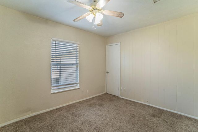 900 Elizabeth Boulevard, Granbury, TX 76048