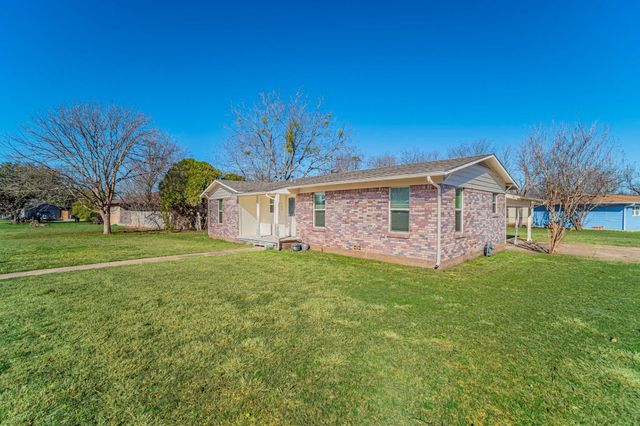 900 Elizabeth Boulevard, Granbury, TX 76048