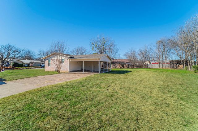 900 Elizabeth Boulevard, Granbury, TX 76048