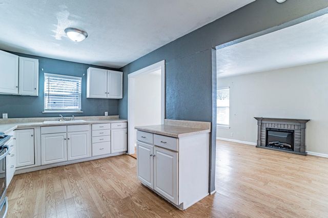 900 Elizabeth Boulevard, Granbury, TX 76048