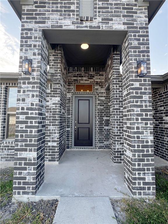 2682 Lady Andrea, Corpus Christi, TX 78415 — photo 2