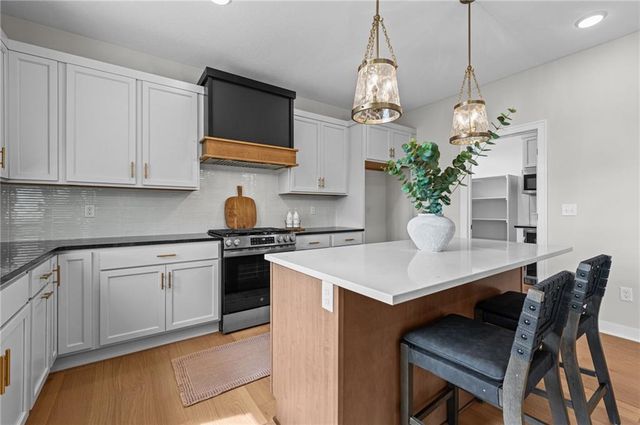 18925 W 193 Terrace, Spring Hill, KS 66083