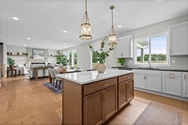 18925 W 193 Terrace, Spring Hill, KS 66083