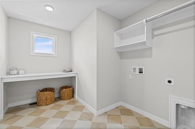 18925 W 193 Terrace, Spring Hill, KS 66083